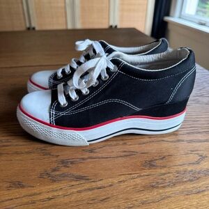 Y2K 00s Rare Wedge Sneakers City Sneaks Platform‎ Shoes grunge or preppy